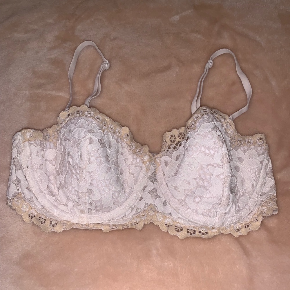 Victoria’s Secret Body by Victoria Balconet 32C